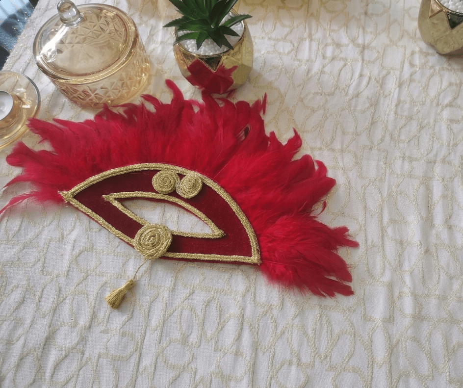 Éventail rouge traditionnel