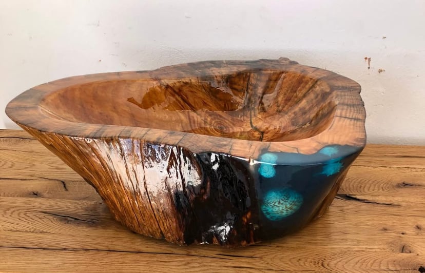 Lavabo artisanale en bois e resine 